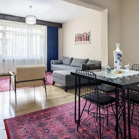 Superb Flat Close To Shopping Malls In Mecidiyekoy Апартаменты Стамбул